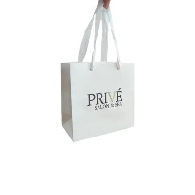 Chine Fabricant sac en papier carton blanc personnalisé votre sac de logo petits sacs en papier pour sac de bijoux sac de cadeau à vendre