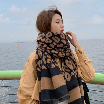 China Fashion accessories 2021 newest winter women's shawls winter long woolen multicolor warm scarf for sale