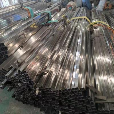 Cina Temprato intorno al tubo saldato di acciaio inossidabile 304 con le SEDERE di rivestimento del foglio di PVC luminose in vendita