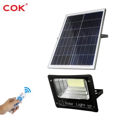 China Sports Stadiums Wholesale Ip67 Aluminum Waterproof 25w 40w 60w 120w 200w LED Outdoor Solar Remote Control Spotlight for sale