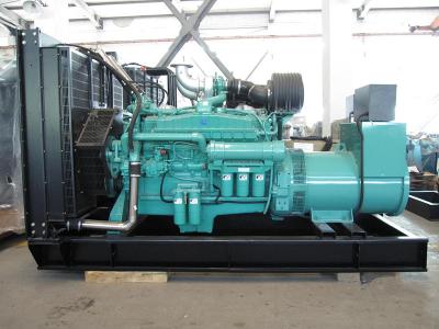 China a geração diesel industrial 4P de 700kva Cummins motorizou o interruptor ComAp AMF 8 à venda