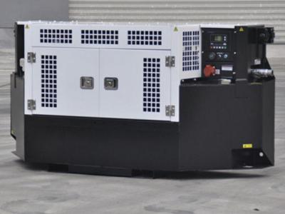 Cina Tagli su tipo il trasportatore diesel Genset 25kva del camion del motore diesel di Genset del contenitore del guardiamarina in vendita