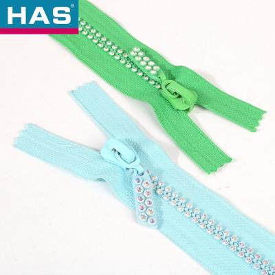 China #10 Diamond Lightweight Open Ended Zips Green Decorative Zippers For Dresses for sale