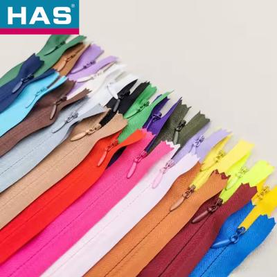 China Semi-auto Lock 3# Nylon Coil Zipper Cycling Pocket Zipper Close End nylon sport for sale