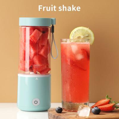 China Multifunctional Hot Selling Portable USB Blender 400ml Fruit With USB Charger Cable Personal Rechargeable Juicer Blender Steel Blender for sale