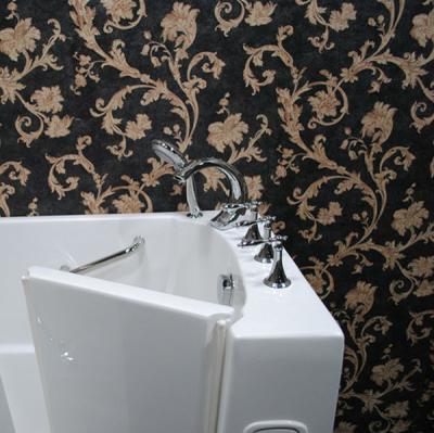 China Soaking Walk In Bahtub Faucets Safety Bathtub Faucets For Old And Handicapped for sale