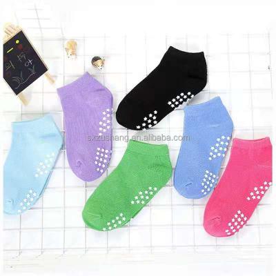 China QUICK DRY Kids Playpen Bumps Professional Non-Slip Trampoline Socks For Baby Boy Girl Jump for sale