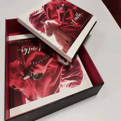 China Recyclable Hardcover Manufacturer Professional Printing Services Premium Hardcover Books In Book Case for sale