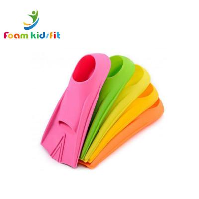 China Scuba Diving Snorkeling Swimming Fins 2020 Factory Wholesale Colorful Silicone Reusable Swimming Fins for sale