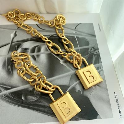 China Fashion Trendy Geometric Pendant Women Necklace Letter B Chunky Metal Thick Chain Necklace Vintage Jewelry Punk Accessories for sale