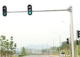 Chine Saupoudrez le bras enduit Polonais de mât de signal de feux de signalisation 4m pour l'acier à vendre