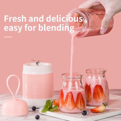 China Wholesale High Quality Usb Rechargeable Juicer Household Blender Plastic Body Easy Cleaning USB Rechargable Personal Blender for sale