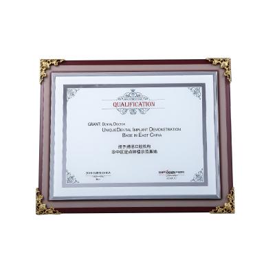 China Creative Customized Wooden Medal Trays Honor Certificates Gold-Edged Wooden Authorized Corporate Plaques Picture Photo Frame for sale