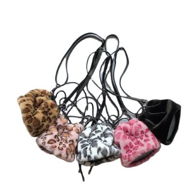 China Latest High Quality Girl Plush Bucket Shoulder Colorful Fashionable Faux Rex Rabbit Fur Dyed Leopard Women's Cosmetic Cell Phone Handbag for sale