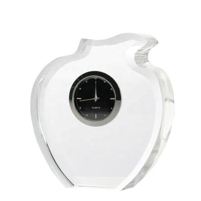 China Europe Wholesale Creative Good Fruit Shape Apple Shaped Glass Engraving Clock For Wedding Souvenir Gift for sale