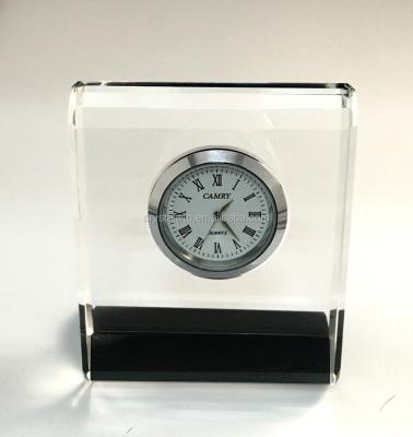 China 2019 luxury mini latest design crystal table clock for sale