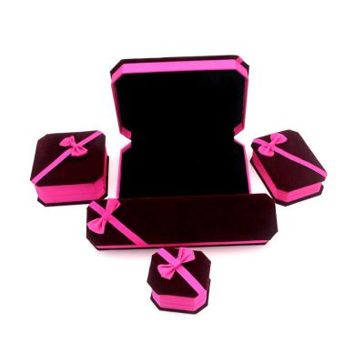 China Wholesale Romantic Soft Paper Factory Flannel Engagement Ring Box Ring Jewelry Box Filled With Leather for sale