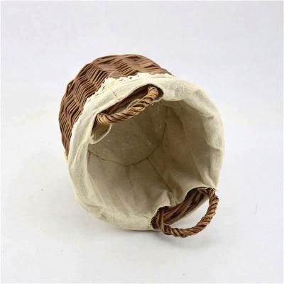 China Modern Custom Small Size Willow Gift Basket Wicker Handwork Basket With Fabric Lining for sale