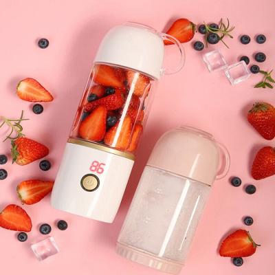 China Mini Bottle USB Rechargeable Eco-friendly Electric Cup Travel Blender Portable Fruit Squeezer for sale