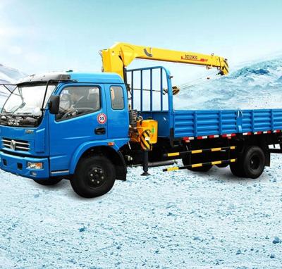 China TRUCK CRANE New SQ3.2SK2Q 6.8TM Telescopic Truck Mounted Crane Manufactures Hydraulic for sale