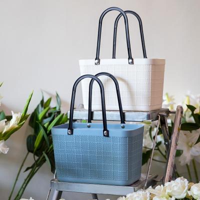 China Sustainable Factory Directly Supply Amazon Hot Selling PP Plastic Canvas Model Large Capacity Storage Basket With Handle for sale