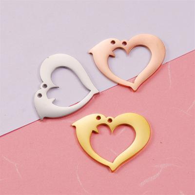 China Hot Selling Creative Fashion Peach Heart Jewelry Accessories Shape Hollow Heart Shaped Stainless Steel Necklace Accessories Wholesale for sale