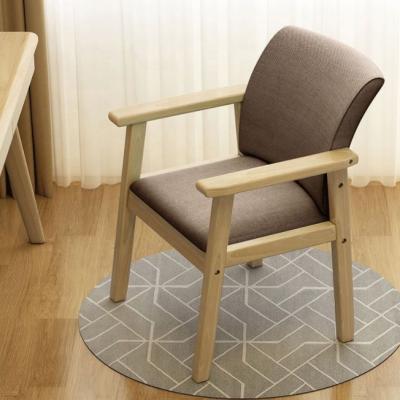 China Silla de madera sólida para el hogar duradera para el hogar general Muebles de comedor Escritorio de cama Respaldo de espalda Taburete silla de tela silla de oficina en venta