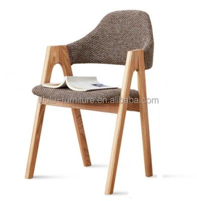 China Modern Design Wooden Frame Nordic Home Furniture Kitchen Upholstered Dinning Room Chair Fabric for Hotel Restaurant for sale