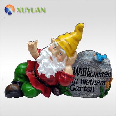 China Solar Garden Resin Gnome Light with Wheelbarrow for Garden Decor for sale