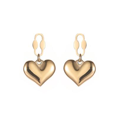 China FASHIONABLE gold plated peach heart stainless steel jewelry earrings manufacturers directly supply beautiful simple earrings for sale