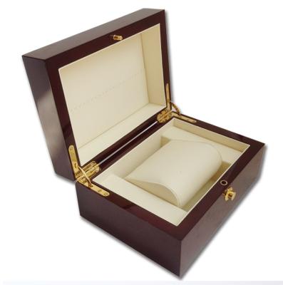 China Wholesale Fashionable Simple Button Closure Best Watch Wood Lacquered Display Box With Button Closure for sale