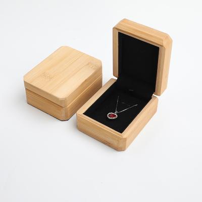 China Bamboo Wooden Jewelry Box in Bamboo Pendant Organizer Common Environmental Wooden Earrings Jewelry Display Box for sale