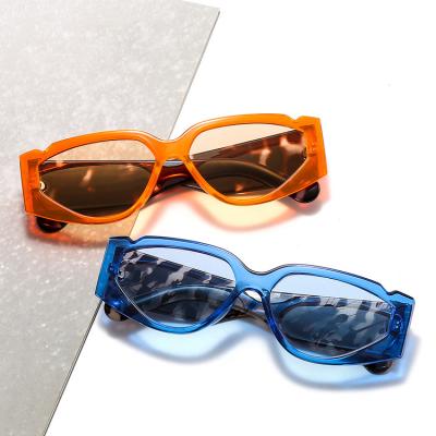 China Fashionable wholesale sunglasses 2020 new color fashion sunglasses personality fashion plastic sunglasses for sale