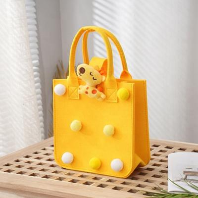 China Creative Felt Kids Birthday Travel Gift Bag Large Lightweight Foldable Gift Bag Storage Cute Shopping Tote Bag for sale