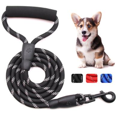 China Soft Strong Nylon Dog Leash T-Handle Padded Dog Leashes Rope Custom Color Logo for sale