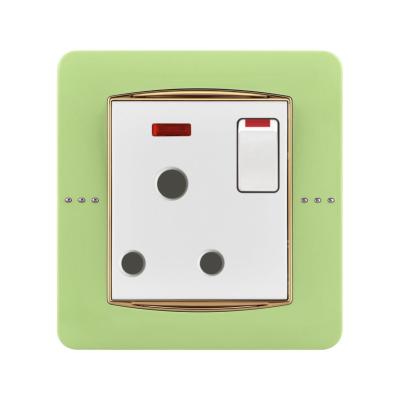 China HOME USE 15A UK Standard Electric Lighting Wall Plugs And Socket For Home for sale