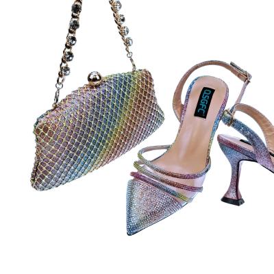 China Nuevo OEM Mujeres de moda zapatos italianos juego de bolso conjunto de las mujeres africanas zapatos de fiesta y bolsa para la fiesta de Nigeria PU zapatos de novia embrague en venta