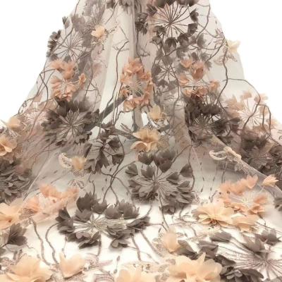 China Gorgeous African Lace Fabric 3D Flower Embroidery on French Tulle for Wedding Outfits en venta