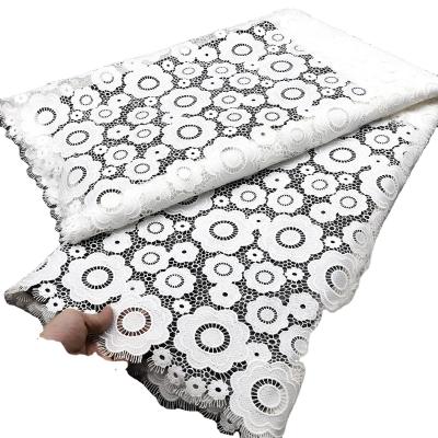 China Supoo Pure White Wedding Fabric New Fashion Flowers Cord Lace Fabrics for sale