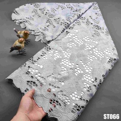 中国 Factory Direct Sales Wholesale Price 3D Lace Fabric Bridal Unique 100% Polyester Water Soluble Cord Lace GUIPURE Fabric 販売のため