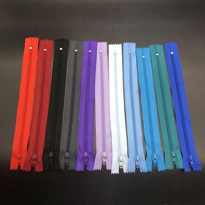 China Factory viable wholesale can be 8, 10, open and capped yards customized color code 3, 5, stock nylon zippers for sale