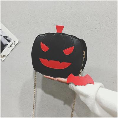 China Fashion Funny Pumpkin Bag Girls Halloween Pumpkin Bag Chain Cross - Body Sling Shoulder Bag Halloween Handbag for sale