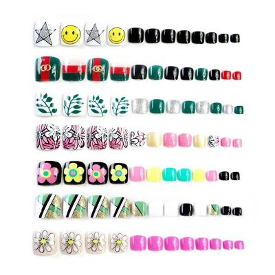 China Wholesale Design Designer Red Short False Nail Tip Press On Toe Nails Kit For Wornen for sale