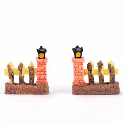 China Mini Folk Art Latest 3D Miniatures Wall Fence Resin Ornaments Fairy Craft Decoration Garden Fence Decor for sale