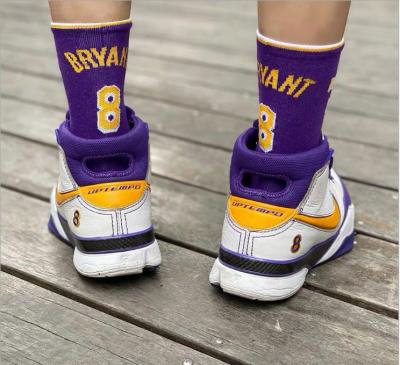 China New Design QUICK DRY High Quality Number Men's Kobe Bryant Socks Sports Basketball Socks For Men for sale