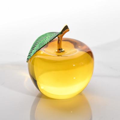 China Europe High Level Direct Sales Clear Custom Fine Workmanship Crystal Apple Ornaments For Display for sale