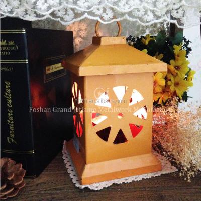 China Home Decoration Christmas Lantern Tower Metal Candle Lantern Candle Holder for sale