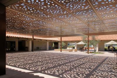 China Luxo Pergola de alumínio moderno Gazebo Painéis de telhado à prova de água à venda