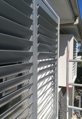 Cina OEM / ODM Aluminium Verticale Louvers Persiane Pannelli Cornice in vendita