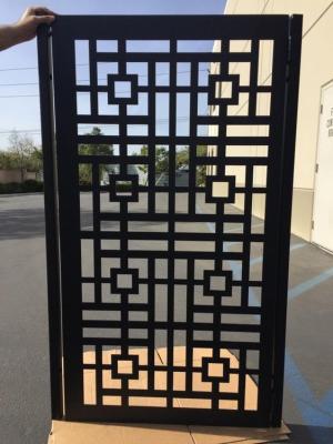 China Puertas giratorias de aluminio moderno para las calles de acceso cercas delanteras exteriores en venta